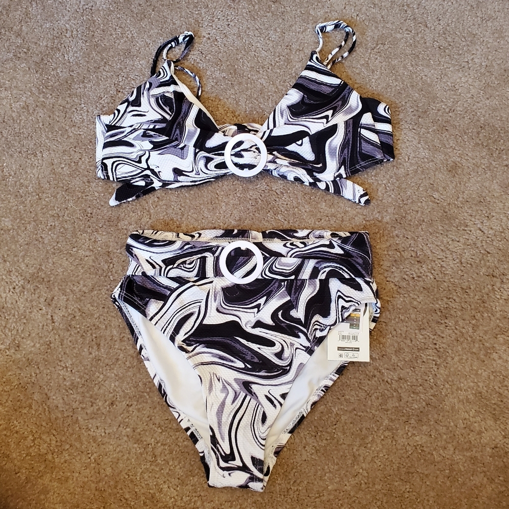 NWT Groovy Black and White Swirl Print Pique Material Bikini Set